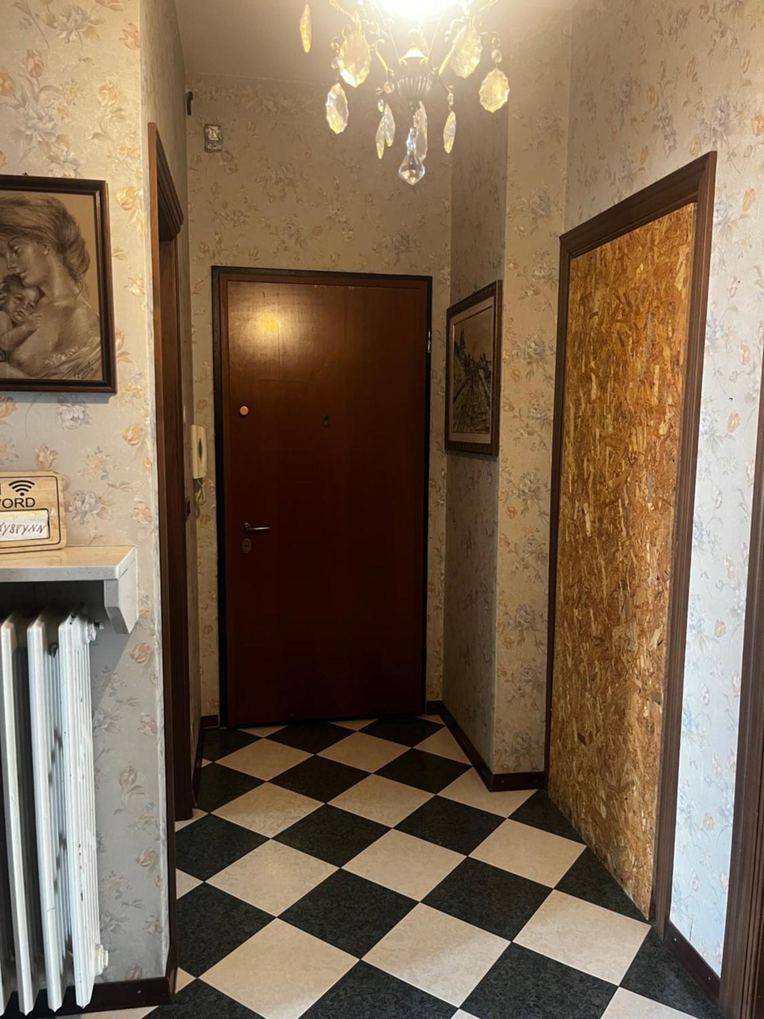 Apartment House *